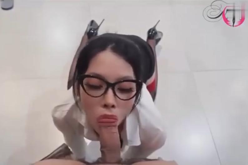 Em thu ky nhay nhua voi dong tinh trung cua