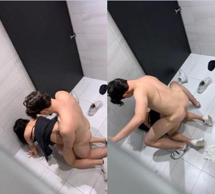 Em gái việt vào bar bị anh tây gạ vào nhà tolet 4 Em gai viet vao bar bi anh tay ga vao nha tolet