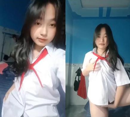 Cai lon non cua em nu sinh cap 3 quang khan do